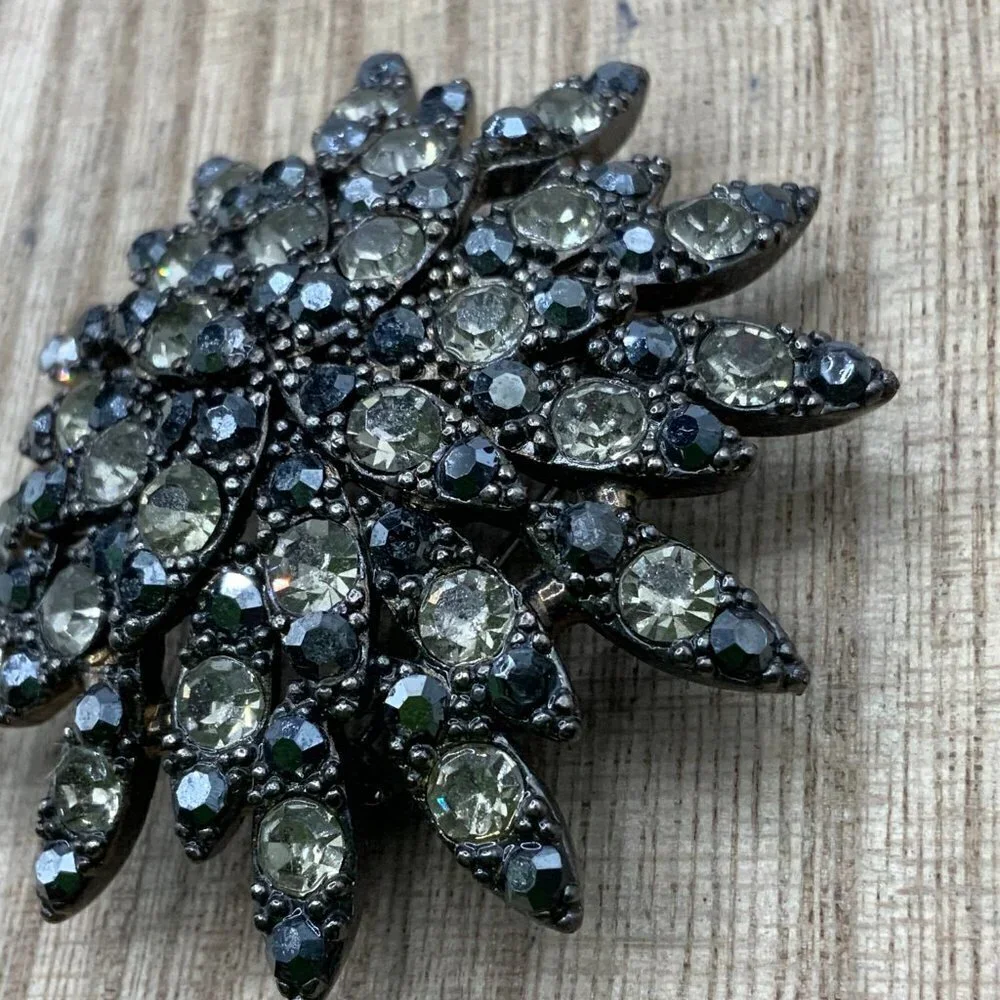 Flower Burst Glass Vintage Black Metal Brooch